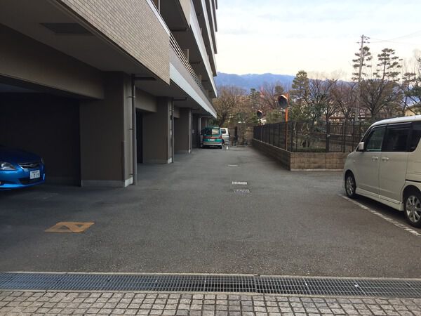 【ネバーランド御影石屋川公園】駐車場 【ネバーランド御影石屋川公園】駐車場