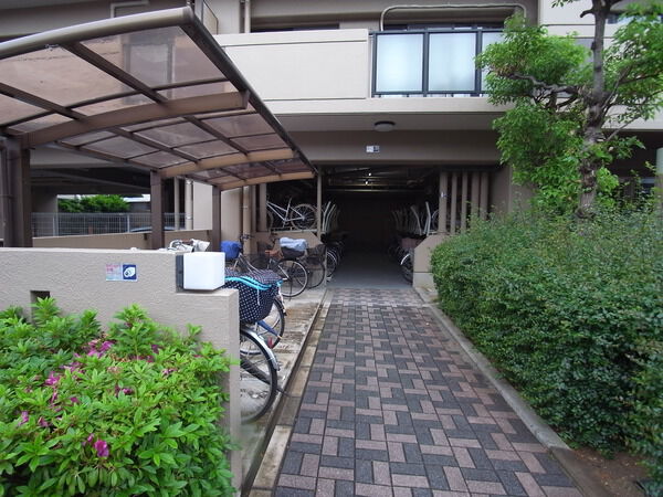 【ユニライフ住吉おりおの】マンションエントランス