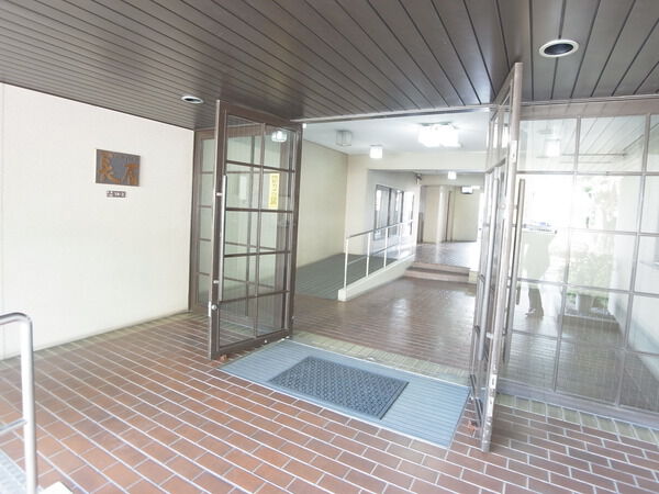 【スターハイツ長居】マンションエントランス