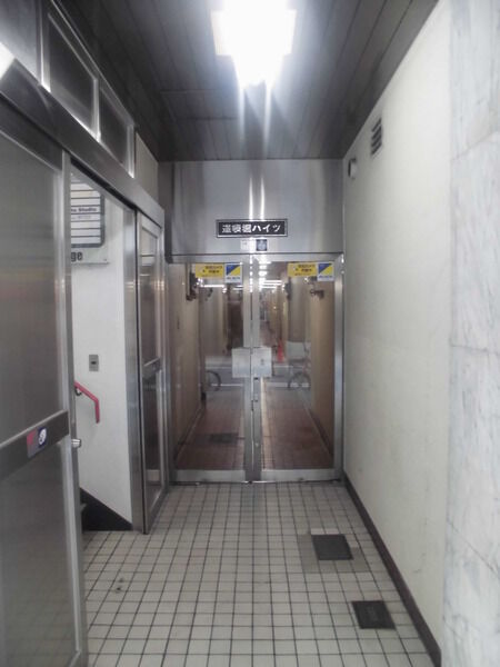 【道頓堀ハイツ】エントランスアプローチ