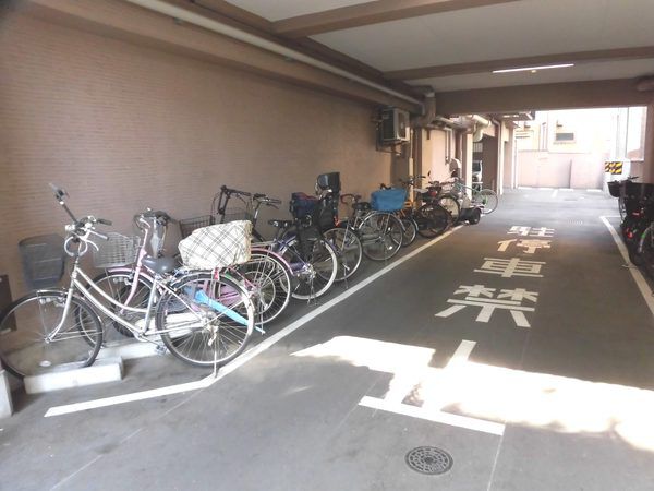 【江戸堀アーバンライフ】駐輪場