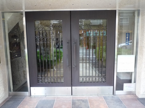 【プレサンス難波リバーオアシス】エントランス外観