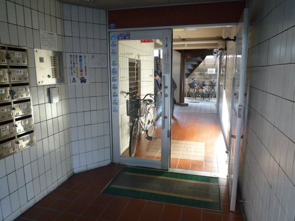 【桜川レックスマンション】エントランス内