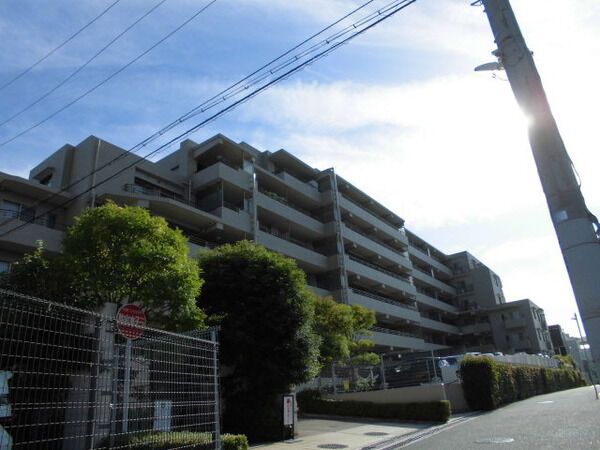 【ステイツ豊中桃山台千里の杜】外観