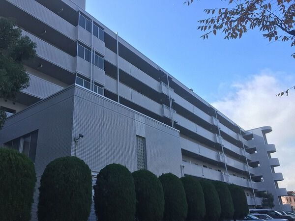 【サーパス楽々園】外観