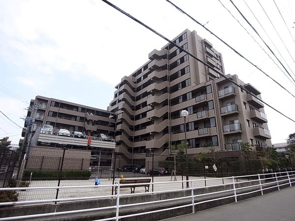 【サーパス下山門駅前】外観 【サーパス下山門駅前】外観