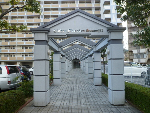 【クローバーマンション周船寺壱番館】アプローチ