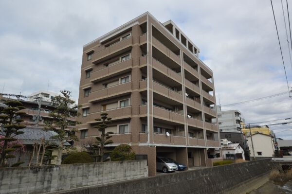 ロイヤルアーク藤崎