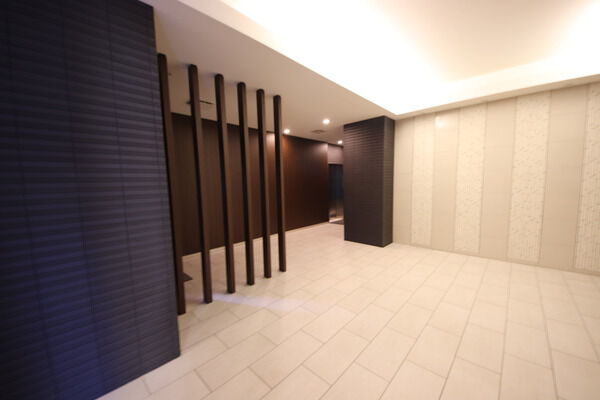 【ザレジデンス蒲田アイリスコート】エントランスロビー