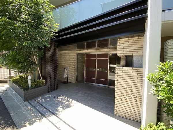 【プレシス調布ヶ丘】エントランス