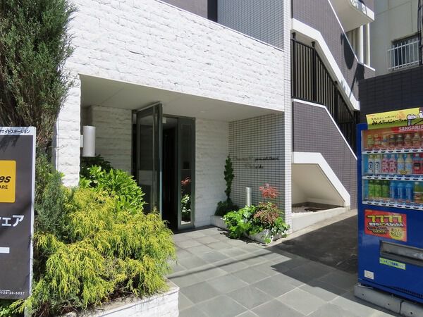 【ジュネーゼ京町堀パークサイド】エントランス