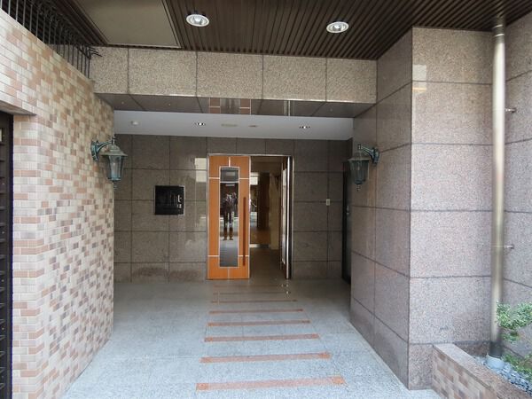 【リーガル四ツ橋ドゥーエ】エントランス1 【リーガル四ツ橋ドゥーエ】エントランス1