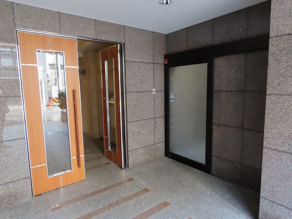 【リーガル四ツ橋ドゥーエ】エントランス2 【リーガル四ツ橋ドゥーエ】エントランス2