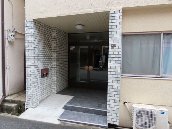 【四ツ橋三洋ハイツ】マンション入口