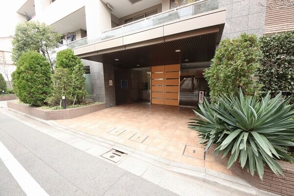 【パルミナード大森】エントランス 【パルミナード大森】エントランス