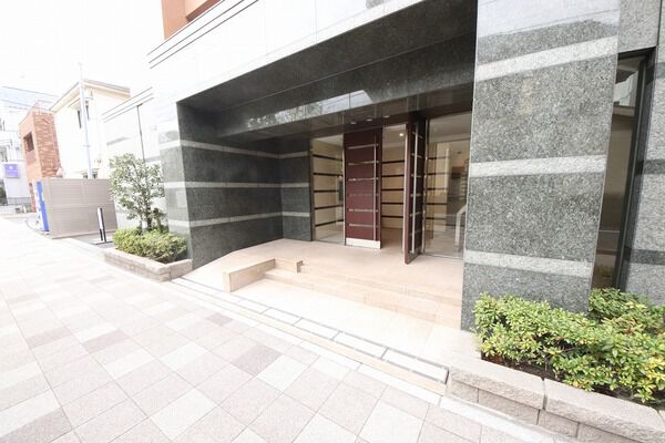 【クレストフォルム大森サウスステージ】エントランス