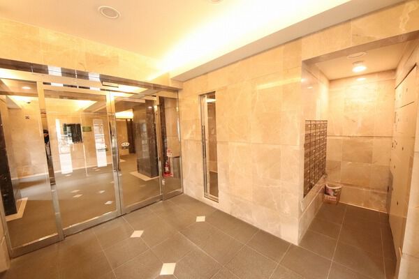 【パレステュディオ大森WEST】エントランス 【パレステュディオ大森WEST】エントランス