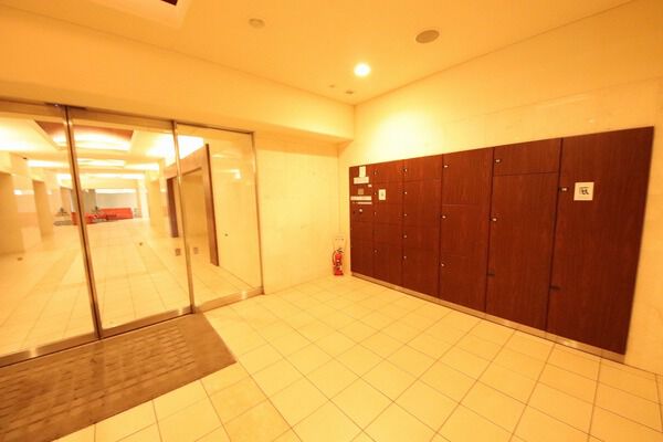 【レーベンリヴァーレイオザ東京】エントランス 【レーベンリヴァーレイオザ東京】エントランス