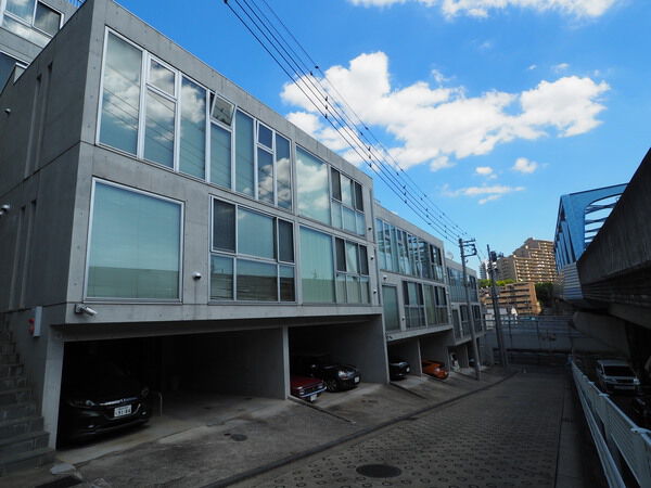 Ｐ’ｓ－ＦＬＡＴあざみ野