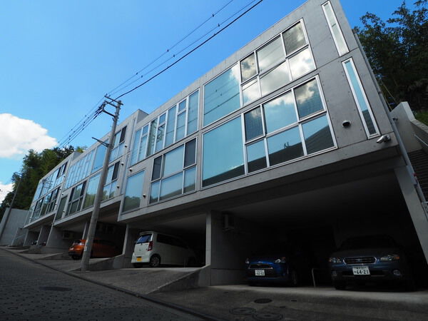Ｐ’ｓ－ＦＬＡＴあざみ野