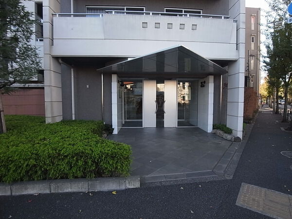【小田急コアロード府中本町】エントランス