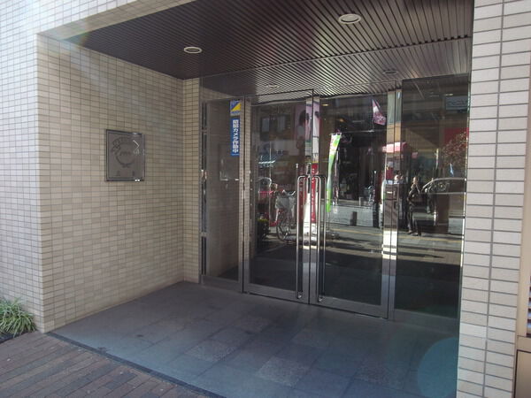 【クレッセント三鷹】エントランス 【クレッセント三鷹】エントランス