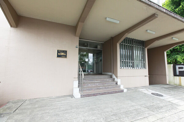 【田園メイゾン】エントランス前 【田園メイゾン】エントランス前