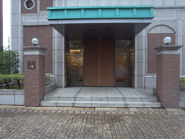 【エルスール三鷹】入口