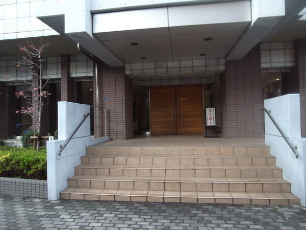 【マイキャッスル三鷹下連雀】エントランス