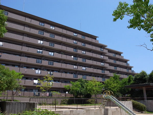 【ライオンズマンション西神中央】外観写真