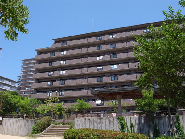 【ライオンズマンション西神中央】外観写真