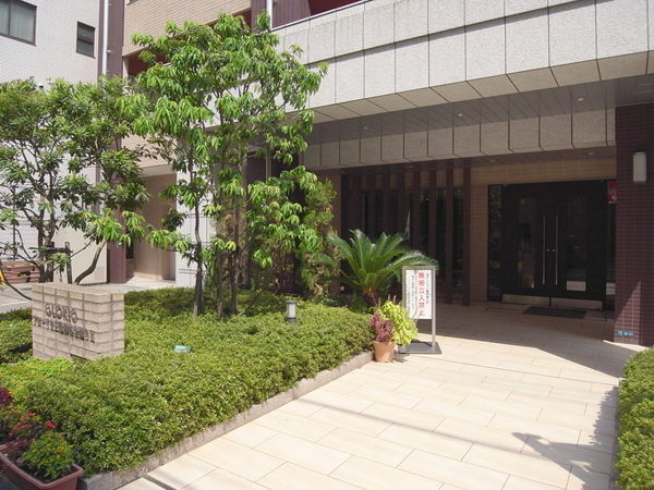 【グローリオ三鷹禅林寺通りⅡ】エントランス