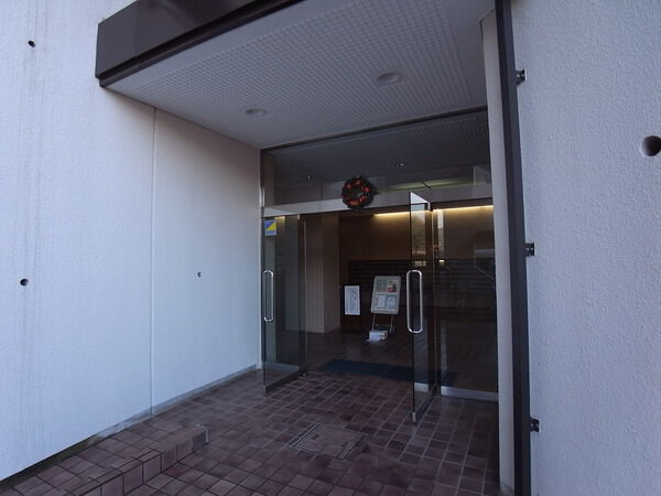 【コスモ金沢文庫】エントランス 【コスモ金沢文庫】エントランス