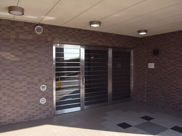 【ランドステージ金沢文庫】エントランス 【ランドステージ金沢文庫】エントランス