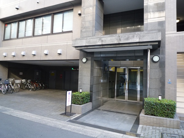 【コスモ三鷹中央通り】エントランス