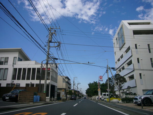 【ドエルシーサイドコート茅ヶ崎東海岸南】前面道路（北方面）