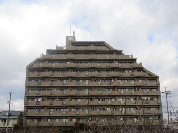 【ライオンズマンション中岩田】外観