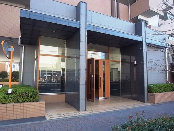 【クレアホームズ武蔵小金井】エントランス