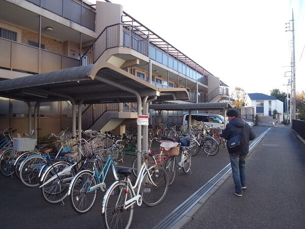 【朝日パリオ小金井緑町】駐輪場