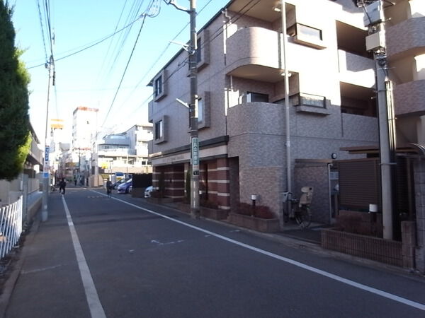 【センチュリー小金井本町】本物件および前面道路