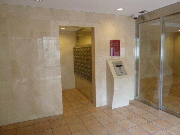 【ジオ豊中岡上の町】エントランスホールです。 【ジオ豊中岡上の町】エントランスホールです。