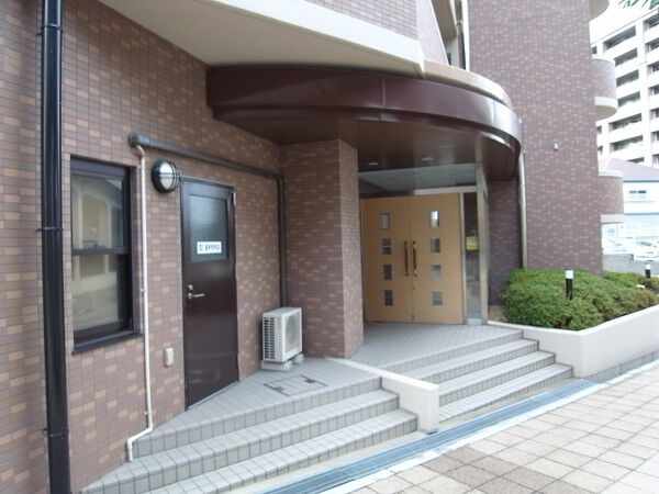 【東急ドエルアルス豊中玉井町】エントランスです。 【東急ドエルアルス豊中玉井町】エントランスです。