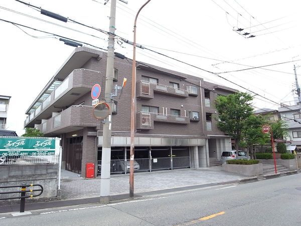 【ファミール豊中本町】外観