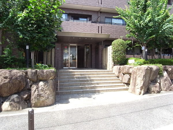 【グランステイツ豊中本町寿楽荘】エントランス 【グランステイツ豊中本町寿楽荘】エントランス