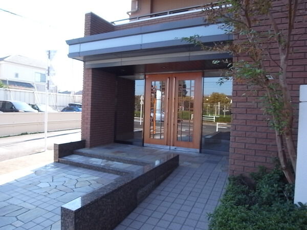 【ビクトリアハイム武蔵小金井】エントランス