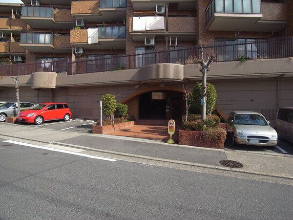 【三井一社ハイツ】エントランス