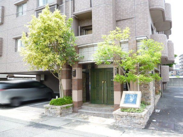 【ユニーブル平和が丘】エントランス