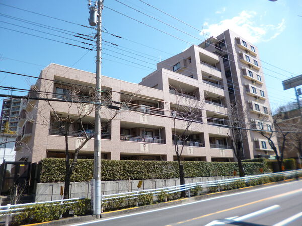 【ライオンズガーデン京王南大沢】外観