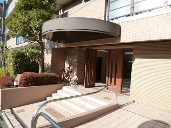 【ハイホーム南大沢】エントランス