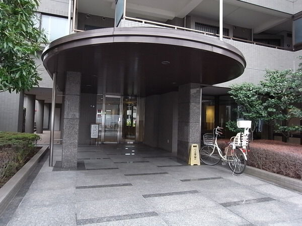 【エクレールガーデン富士見ヶ丘】エントランス